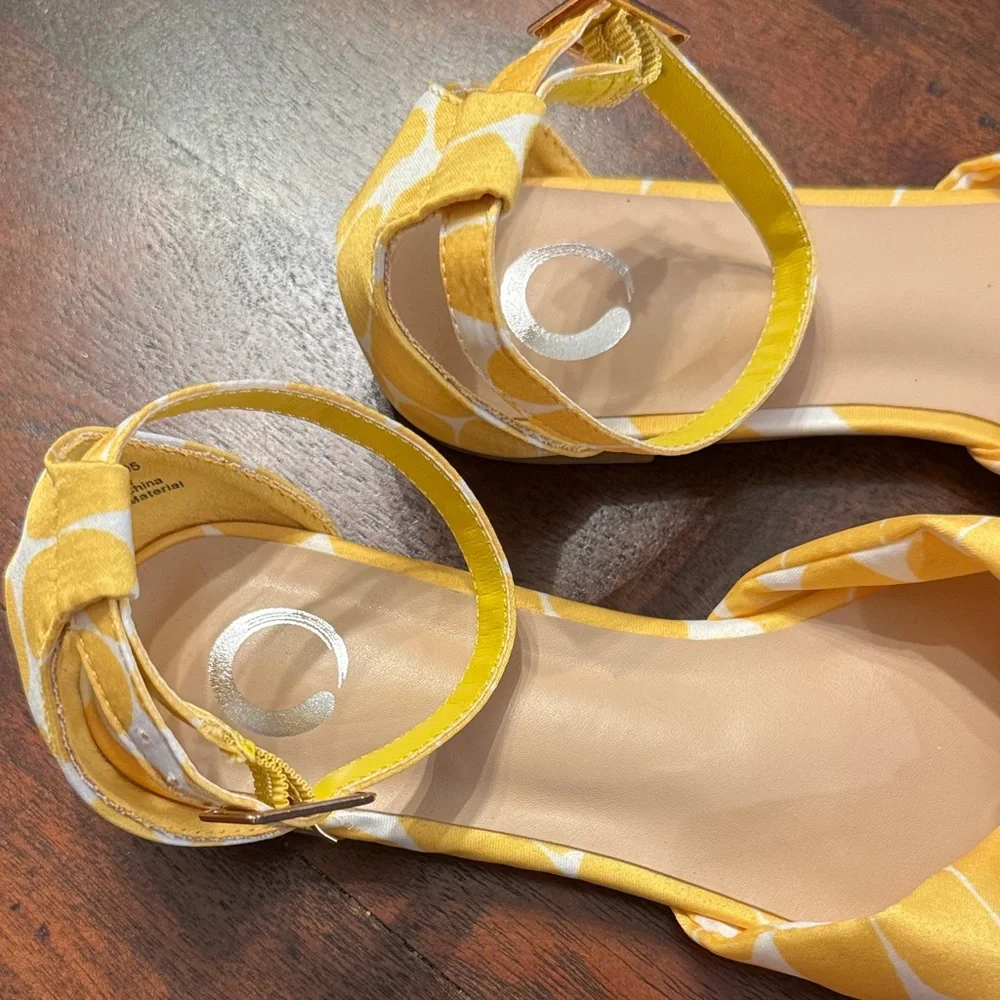 Journee Collection Yellow Patterned Flats - Picture 3 of 6